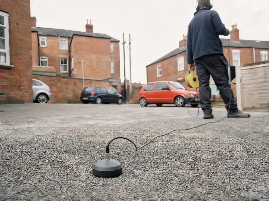 Ground microphone survey across a car park at a commercial site, Nottingham